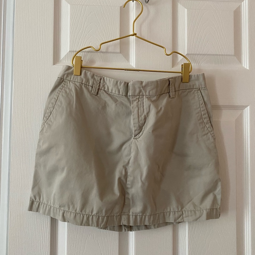 Like new classic Gap khaki mini skirt